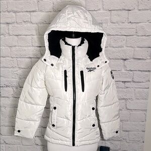 NWT Reebok Women’s White Puffer Jacket with Faux Fur Hood Polyester Size Small